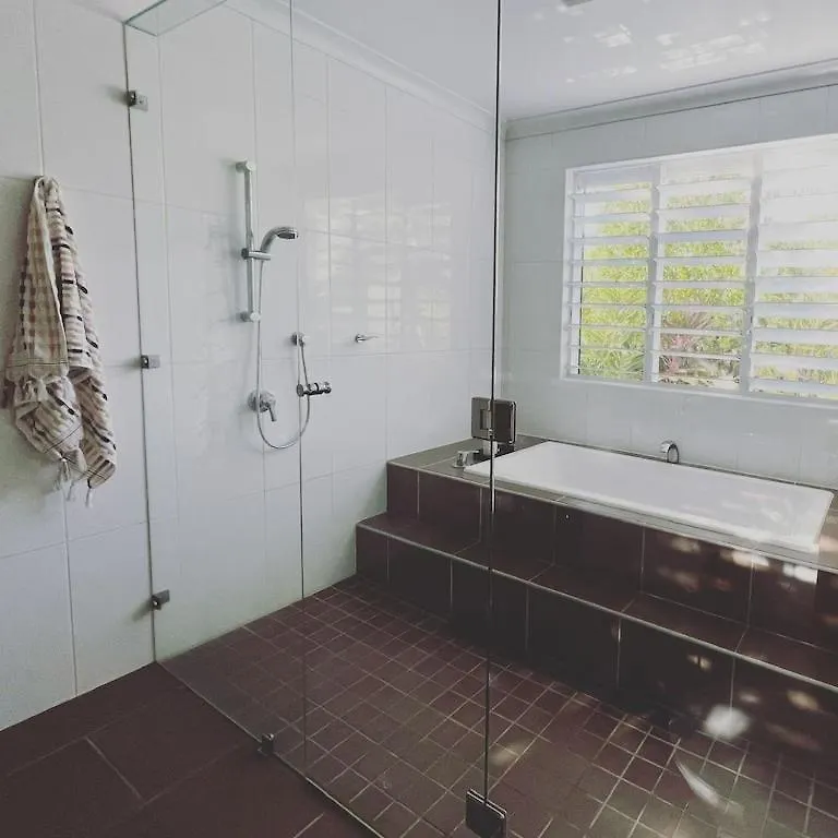Big Beach House Tranquility - Beachfront Renovated Kewarra Beach Holiday home
