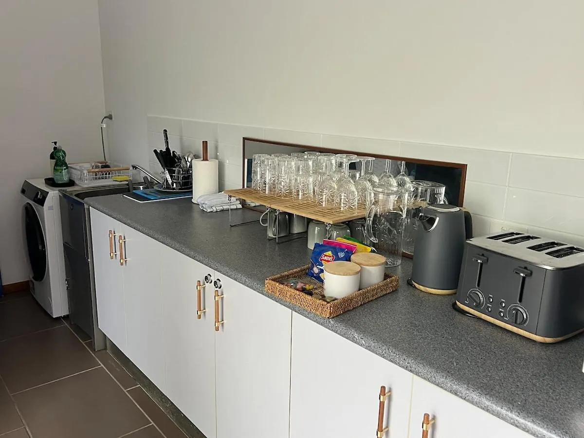 Holiday home Big Beach House Tranquility - Beachfront Renovated Kewarra Beach